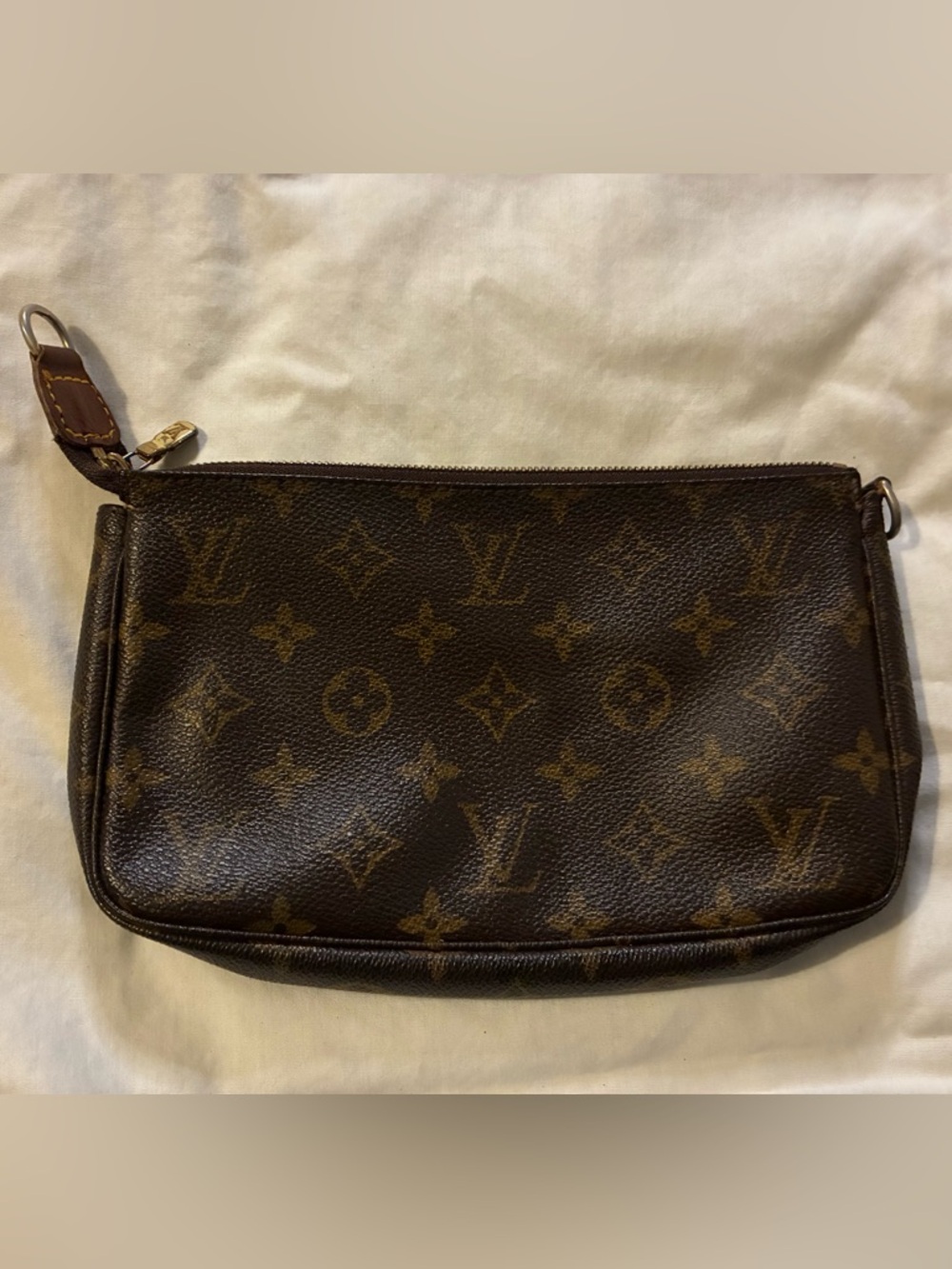 Louis Vuitton Monogram Pochette with crossbody strap - Picture 2 of 11